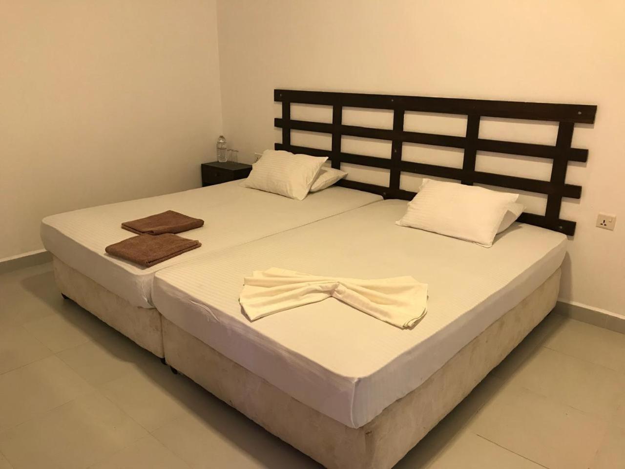 Lavendra Villa Mirissa Buitenkant foto