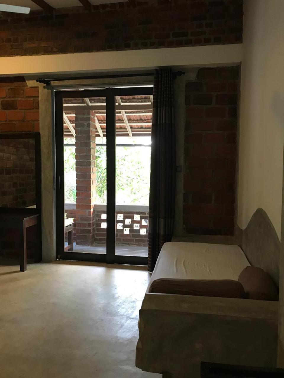 Lavendra Villa Mirissa Buitenkant foto