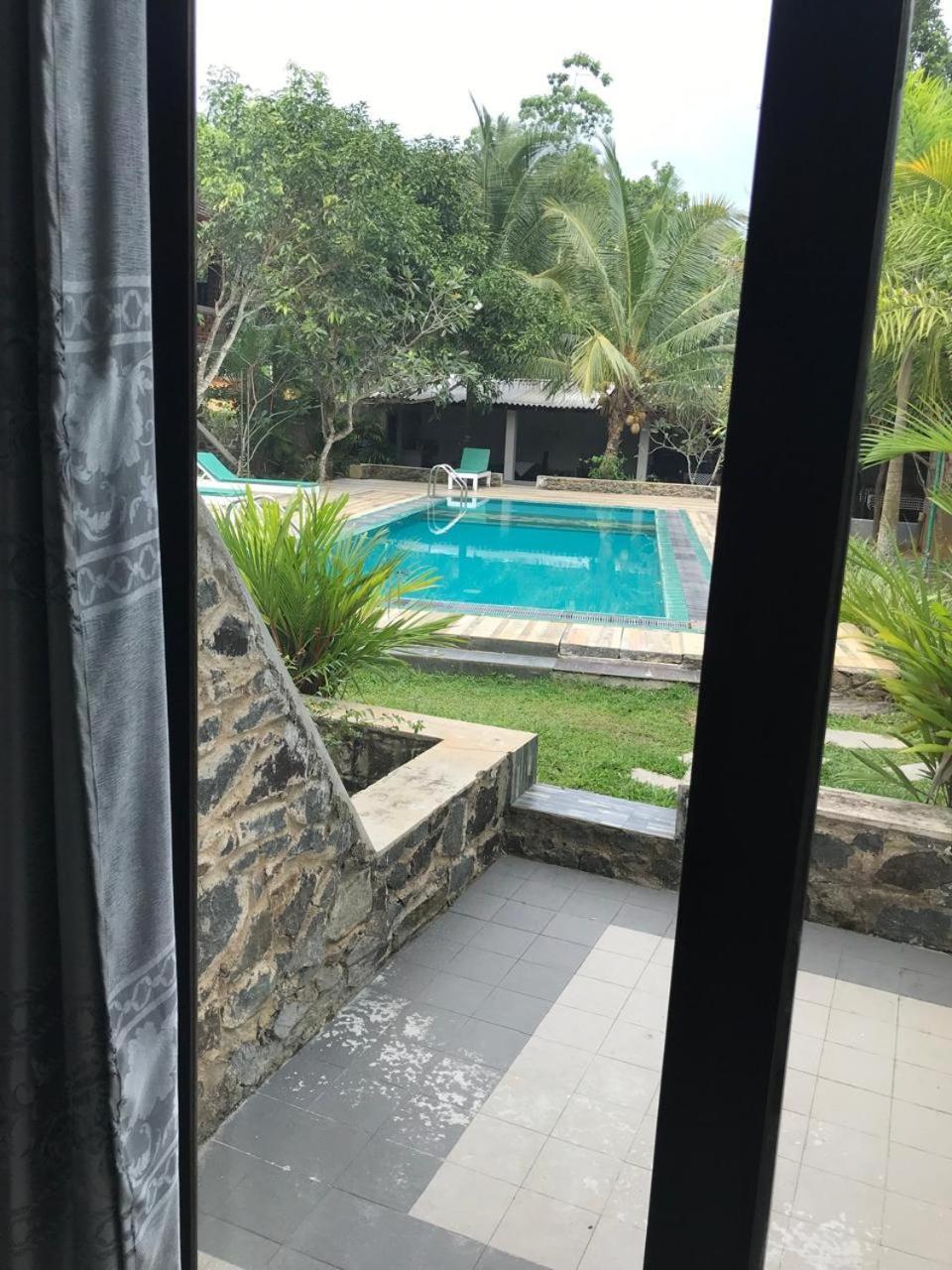 Lavendra Villa Mirissa Buitenkant foto