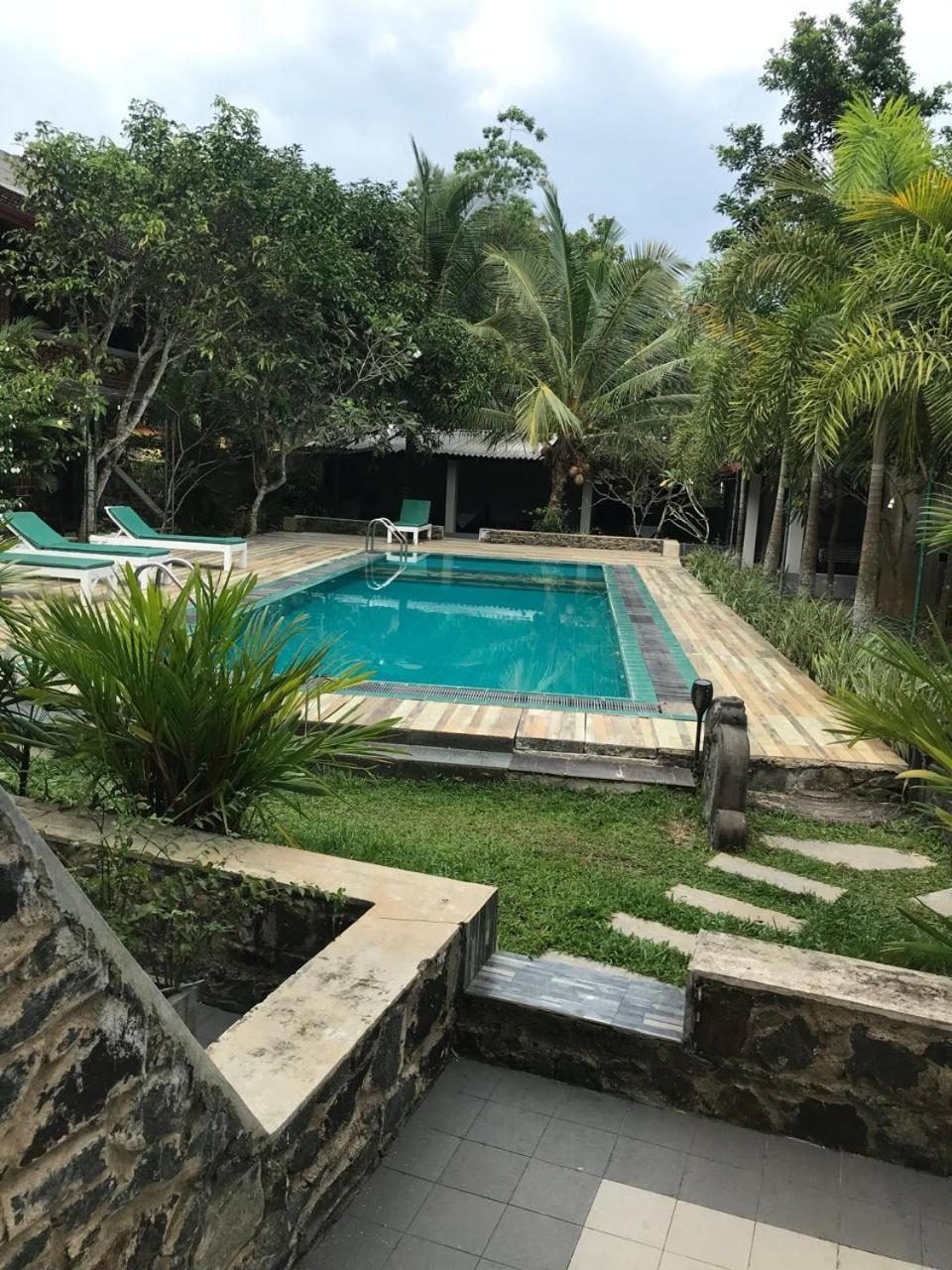 Lavendra Villa Mirissa Buitenkant foto
