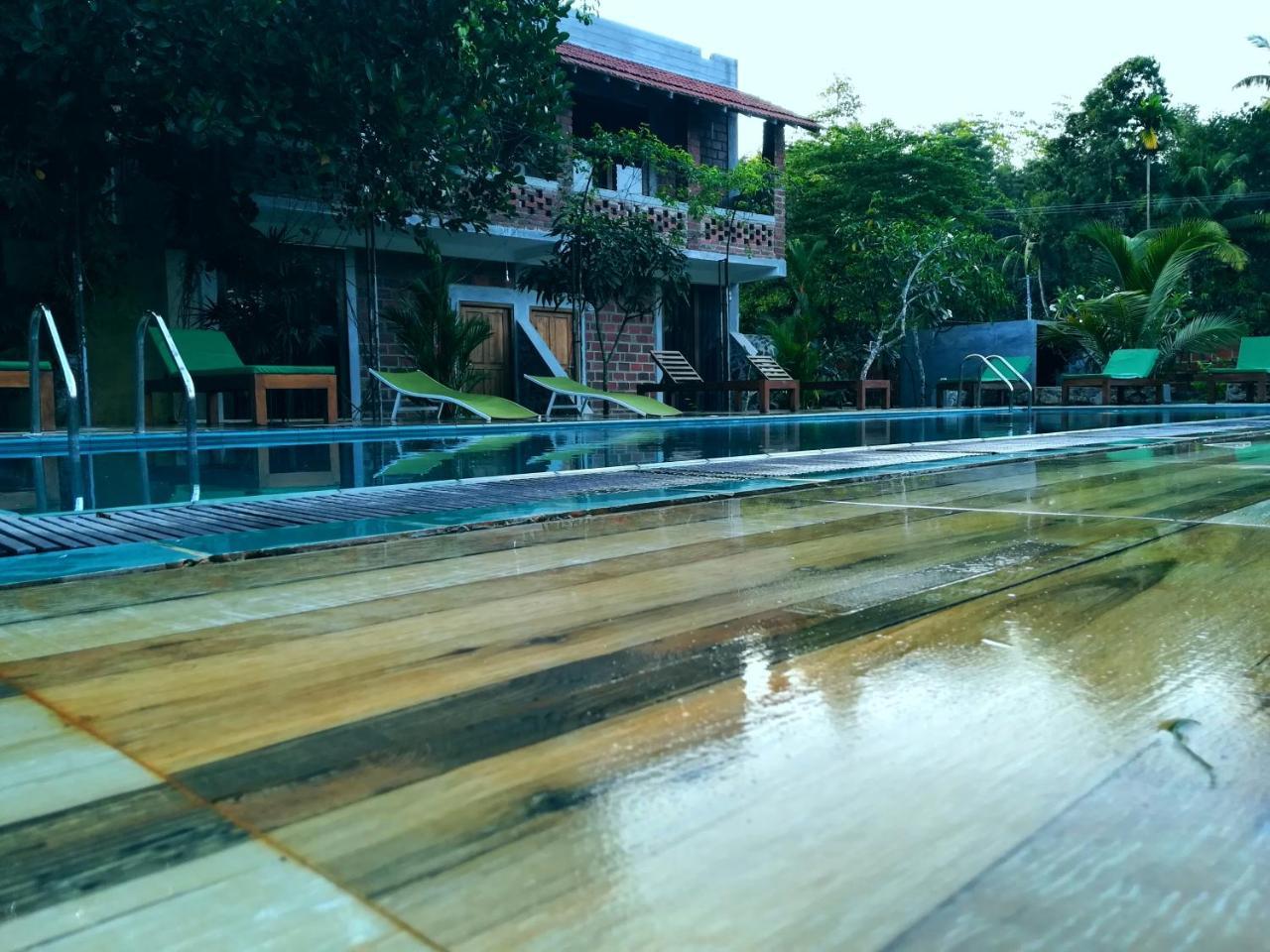 Lavendra Villa Mirissa Buitenkant foto